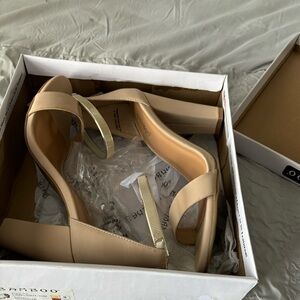 Bamboo tan sandals size 9. Can be dressed up or down dep on your mood.